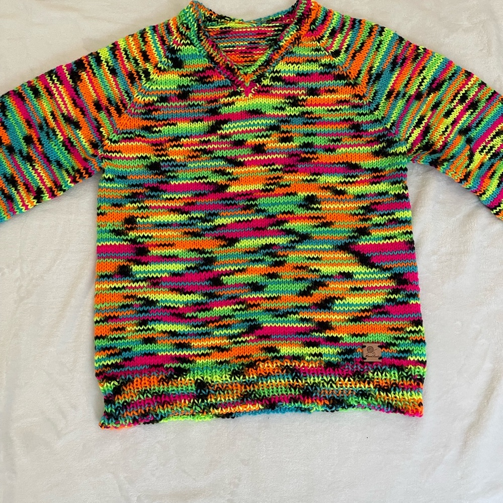 WOMENS HANDMADE KNIT SWEATER SIZE S/M